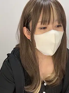 Snapshot of sakina-07 chatting on December 18, 2025, 1:39 pm sakina-07 online show from December 18, 2025, 1:39 pm