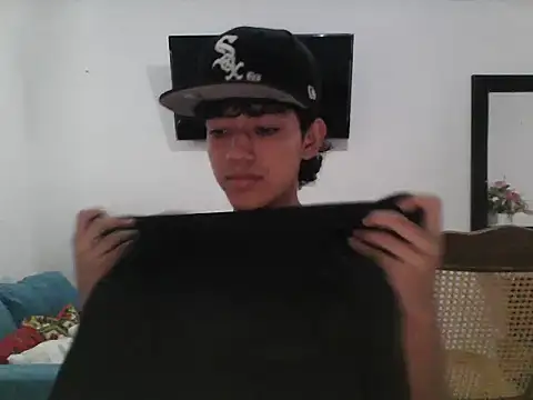 Snapshot of Alex_king17 chatting on April 30, 2026, 1:28 pm Alex king17 online show from April 30, 2026, 1:28 pm