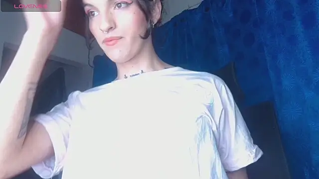 Snapshot of Scarlett_crastrawberry chatting on October 26, 2025, 6:03 pm Scarlett crastrawberry online show from October 26, 2025, 6:03 pm