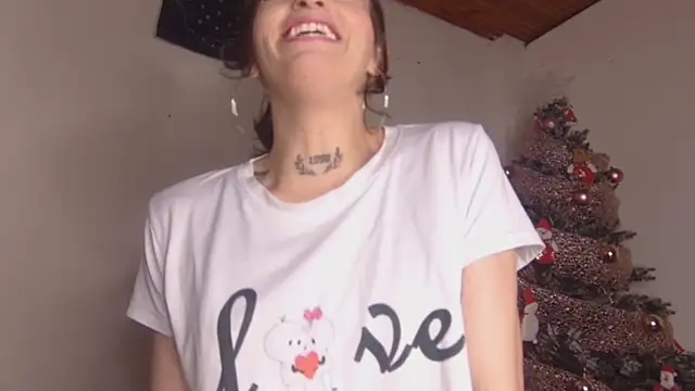 Snapshot of Scarlett_crastrawberry chatting on January 7, 2026, 10:01 pm Scarlett crastrawberry online show from January 7, 2026, 10:01 pm