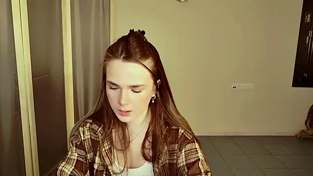 Snapshot of May_Bloom chatting on March 13, 2026, 1:07 pm May Bloom online show from March 13, 2026, 1:07 pm