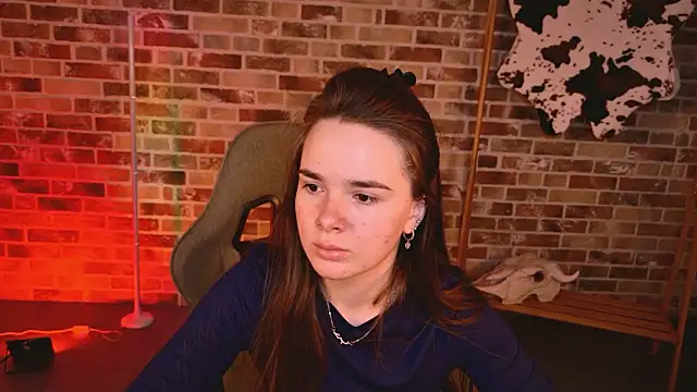 Snapshot of May_Bloom chatting on March 24, 2026, 7:02 am May Bloom online show from March 24, 2026, 7:02 am