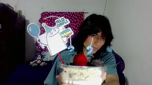 Snapshot of LouisOwOoo chatting on November 15, 2025, 11:40 am LouisOwOoo online show from November 15, 2025, 11:40 am