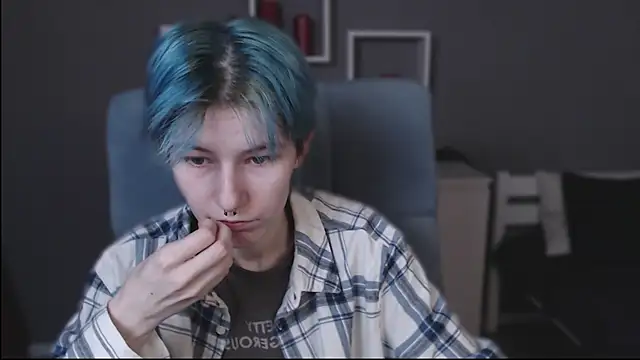 guitarandangell online show from October 23, 2025, 9:52 am