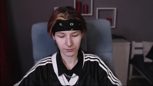 Snapshot of guitarandangell chatting on January 19, 2026, 10:19 am guitarandangell online show from January 19, 2026, 10:19 am