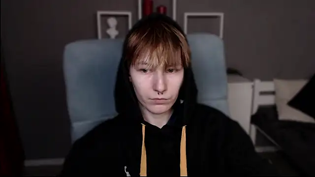 Snapshot of guitarandangell chatting on February 26, 2026, 2:27 pm guitarandangell online show from February 26, 2026, 2:27 pm