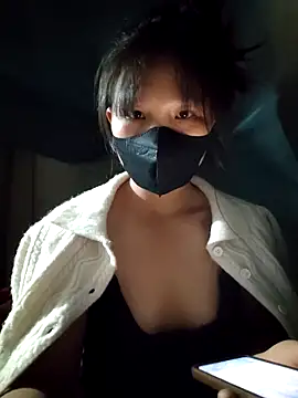 linh-miu99 online show from November 15, 2025, 1:40 pm