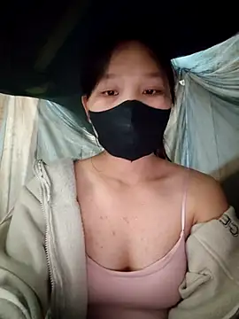 linh-miu99 online show from January 19, 2026, 6:17 am