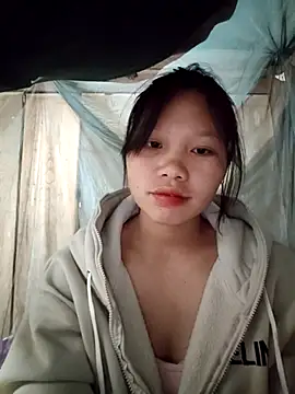 linh-miu99 online show from March 4, 2026, 6:41 am