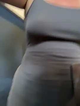 Snapshot of KiraSunshine chatting on February 6, 2026, 4:28 am KiraSunshine online show from February 6, 2026, 4:28 am