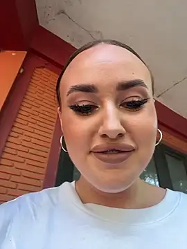 Snapshot of KiraSunshine chatting on February 15, 2026, 7:51 am KiraSunshine online show from February 15, 2026, 7:51 am