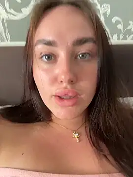 Snapshot of KiraSunshine chatting on March 1, 2026, 2:57 am KiraSunshine online show from March 1, 2026, 2:57 am