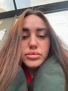 KiraSunshine online show from April 11, 2026, 5:56 am