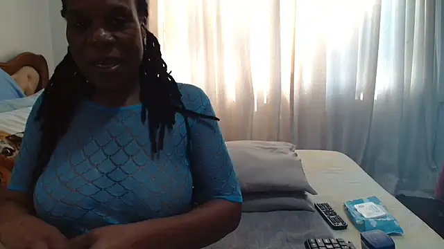 Snapshot of Hotcougar chatting on May 5, 2026, 7:38 am Hotcougar online show from May 5, 2026, 7:38 am