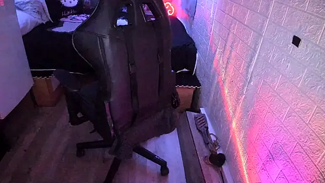 MartesBratty online show from February 16, 2026, 9:55 pm