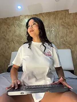 CherrySmirkXXX online show from May 15, 2026, 1:29 pm