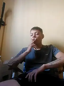 Snapshot of Martinezztlg chatting on October 21, 2025, 6:30 pm Martinezztlg online show from October 21, 2025, 6:30 pm