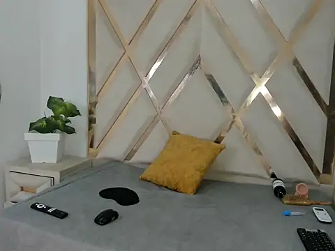 valentinaasm online show from November 1, 2025, 1:24 pm