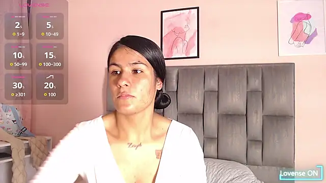 Snapshot of Ailyn8 chatting on October 18, 2025, 9:37 pm Ailyn8 online show from October 18, 2025, 9:37 pm