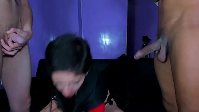 Snapshot of Skinny_toy chatting on October 19, 2025, 7:14 pm Skinny toy online show from October 19, 2025, 7:14 pm