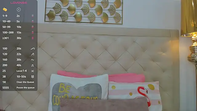 lucia lorenz online show from February 10, 2026, 11:25 am