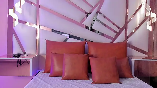 Catalina-Thompson online show from March 31, 2026, 11:54 am