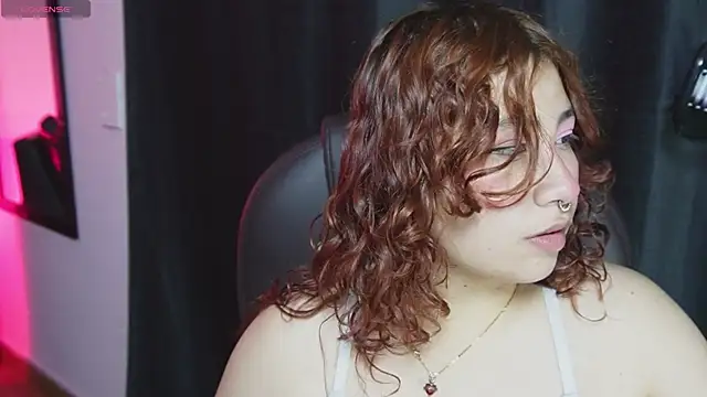 littlee red online show from April 17, 2026, 8:45 pm