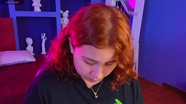 Snapshot of littlee_red chatting on May 10, 2026, 8:14 pm littlee red online show from May 10, 2026, 8:14 pm