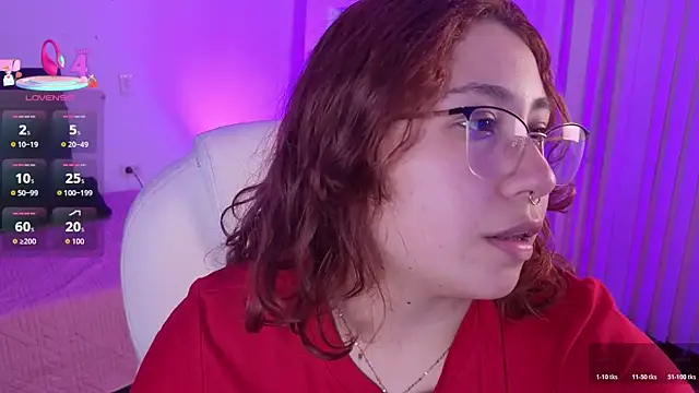 Snapshot of littlee_red chatting on May 15, 2026, 7:54 pm littlee red online show from May 15, 2026, 7:54 pm