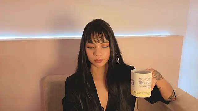 Snapshot of lulu_wonder chatting on January 14, 2026, 8:03 pm lulu wonder online show from January 14, 2026, 8:03 pm