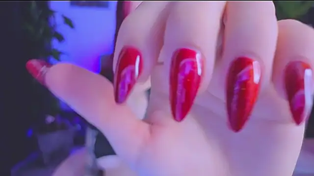 SophiaBerryy online show from April 4, 2026, 4:11 am