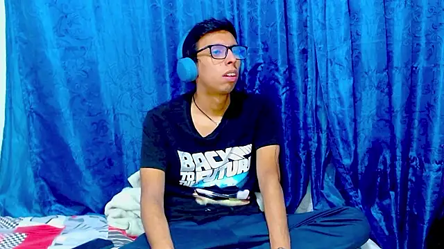 DavTwink3100 online show from February 4, 2026, 2:17 am