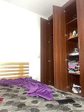 Snapshot of dime213 chatting on April 5, 2026, 10:18 pm dime213 online show from April 5, 2026, 10:18 pm