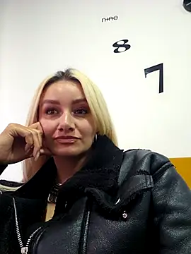 KellyTorres  online show from October 18, 2025, 10:21 pm