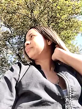 Snapshot of Keren_1-6 chatting on November 9, 2025, 12:25 pm Keren 1-6 online show from November 9, 2025, 12:25 pm