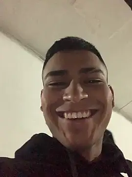 Emiliano Reyes online show from May 27, 2026, 2:52 am