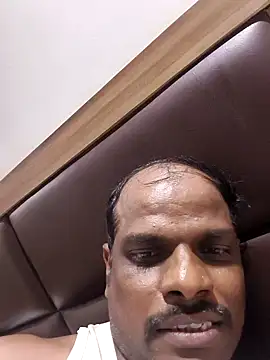 RNlov online show from November 6, 2025, 3:24 pm