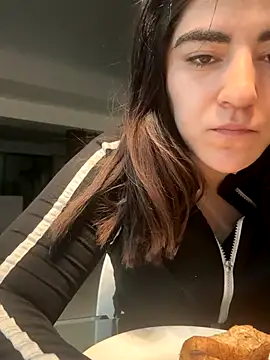 milky denni online show from October 24, 2025, 4:31 am