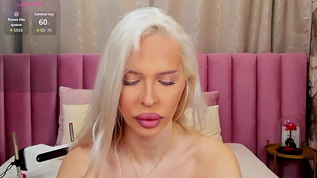 KailaCrystall online show from December 4, 2025, 1:48 am