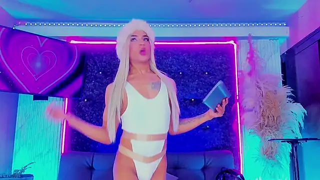 Queens Wonders Blonders online show from January 11, 2026, 4:50 am