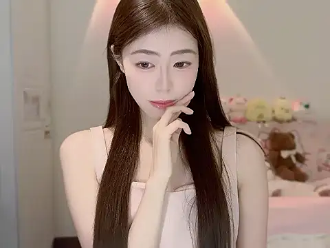 Onecutelittle online show from October 27, 2025, 6:06 am