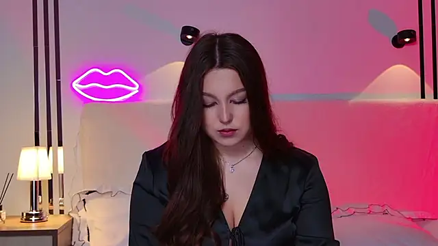  Tessa May  online show from November 21, 2025, 12:10 am