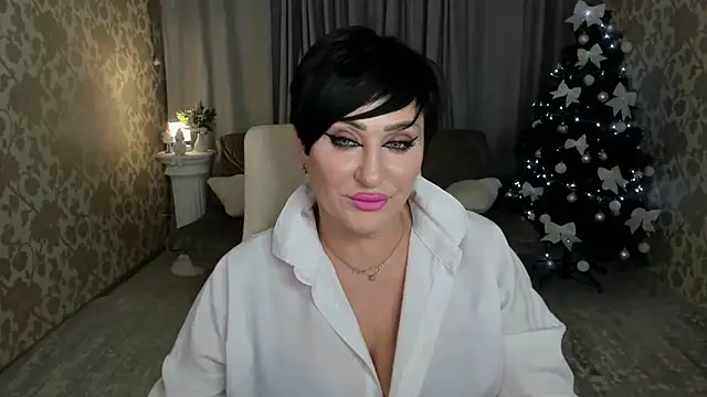 KiraTempt online show from November 30, 2025, 11:47 am