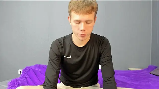 Snapshot of tvelweek chatting on November 5, 2025, 5:35 pm tvelweek online show from November 5, 2025, 5:35 pm