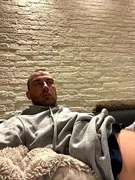 Rotteei1 online show from November 27, 2025, 5:48 pm