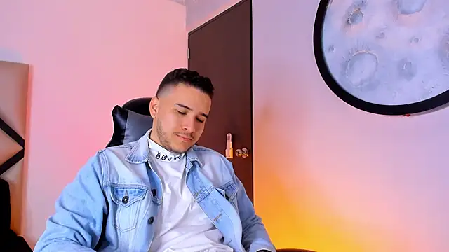 mike 257 online show from November 15, 2025, 11:40 am