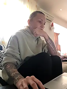 Snapshot of alythea chatting on February 2, 2026, 11:42 am alythea online show from February 2, 2026, 11:42 am