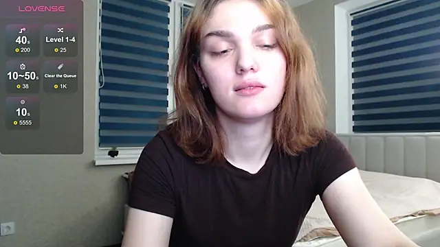 EmiliaRhodes online show from October 29, 2025, 6:42 pm