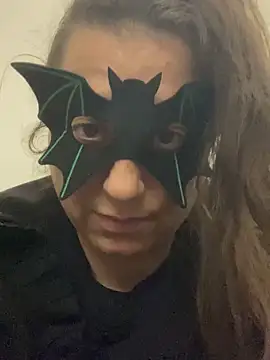 Snapshot of DeaLunar chatting on October 18, 2025, 9:04 pm DeaLunar online show from October 18, 2025, 9:04 pm