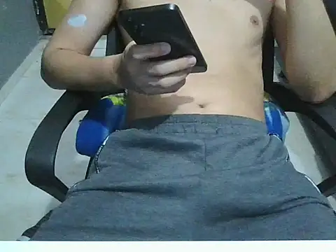 Snapshot of leo__bunny chatting on November 8, 2025, 11:47 pm leo bunny online show from November 8, 2025, 11:47 pm